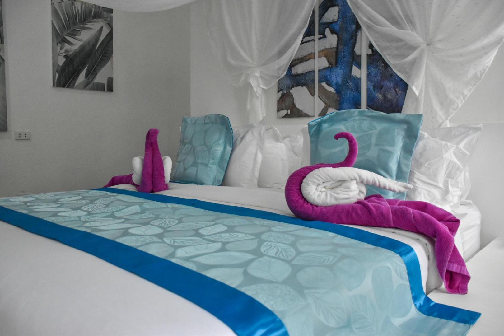 Carpe Diem Villas & Resort Puerto Princesa Exterior photo